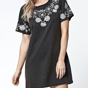 🚫 SOLD • LA Hearts Embroidered T-Shirt Dress